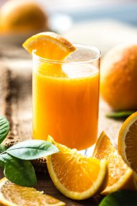 How many oranges does it take to make 150ml of juice?